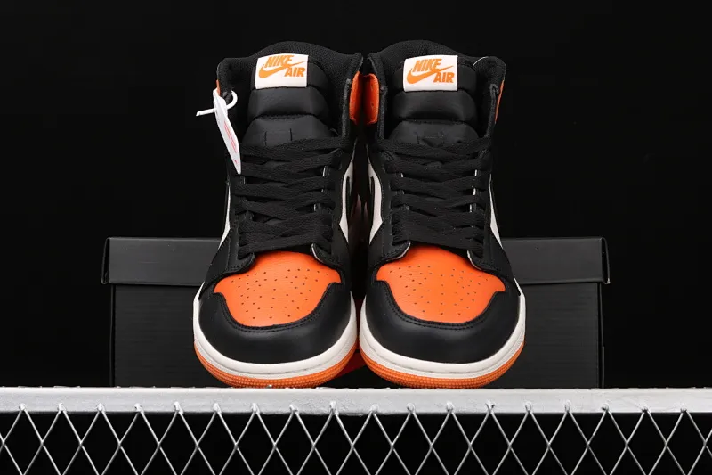 All categories Air Jordan Jordan series basketball shoes Air Jordan 1 High Air Jordan 1 Retro High OG AJ1 Joe 1 black orange white smashed backboard 555088-005